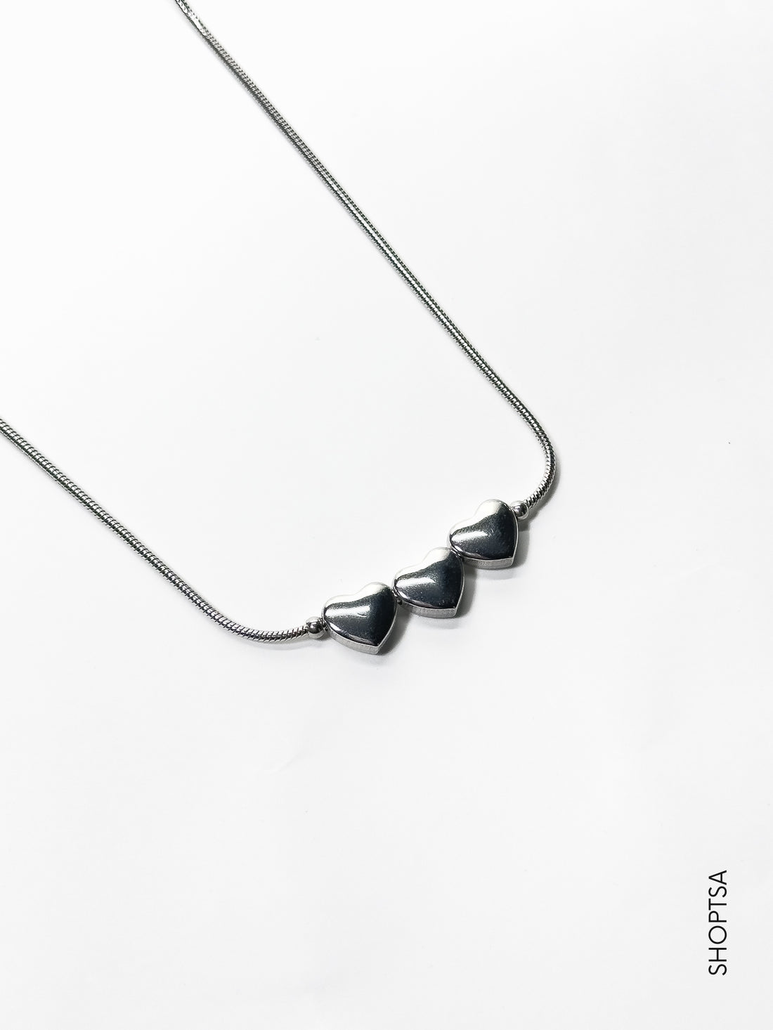 Collana semirigida tre cuori