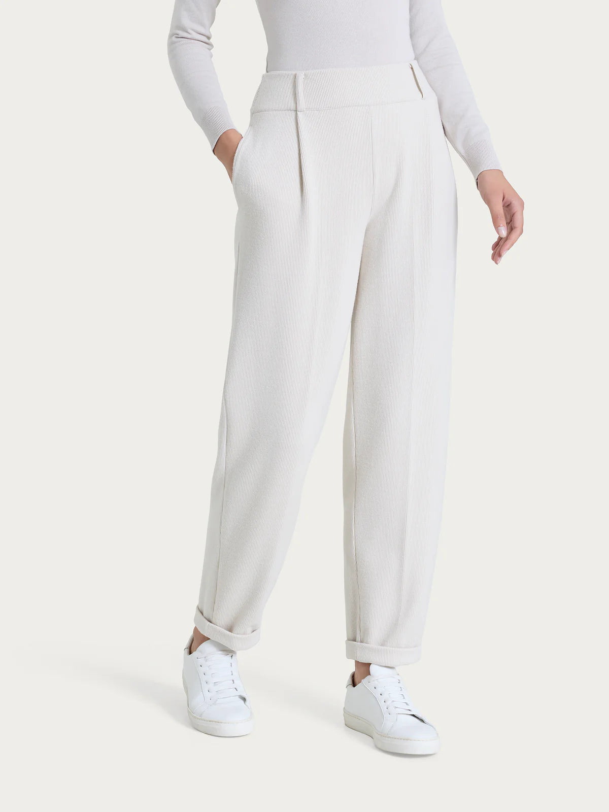 Pantalone a carota in velvet DR23PF - Main Image