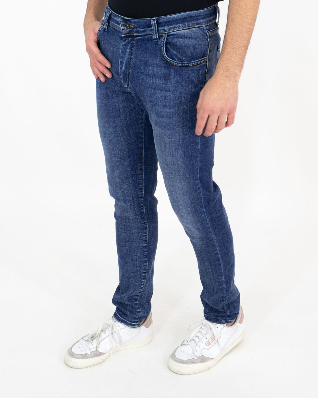 Jeans cinque tasche vestibilità slim
