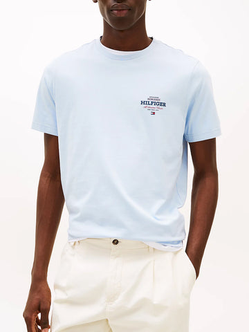 T-shirt con logo e bandierina