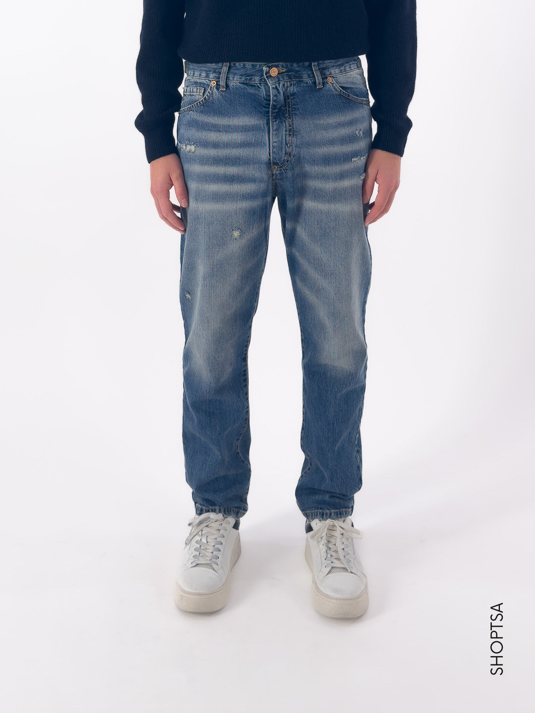 Jeans straight fit con sabbiature
