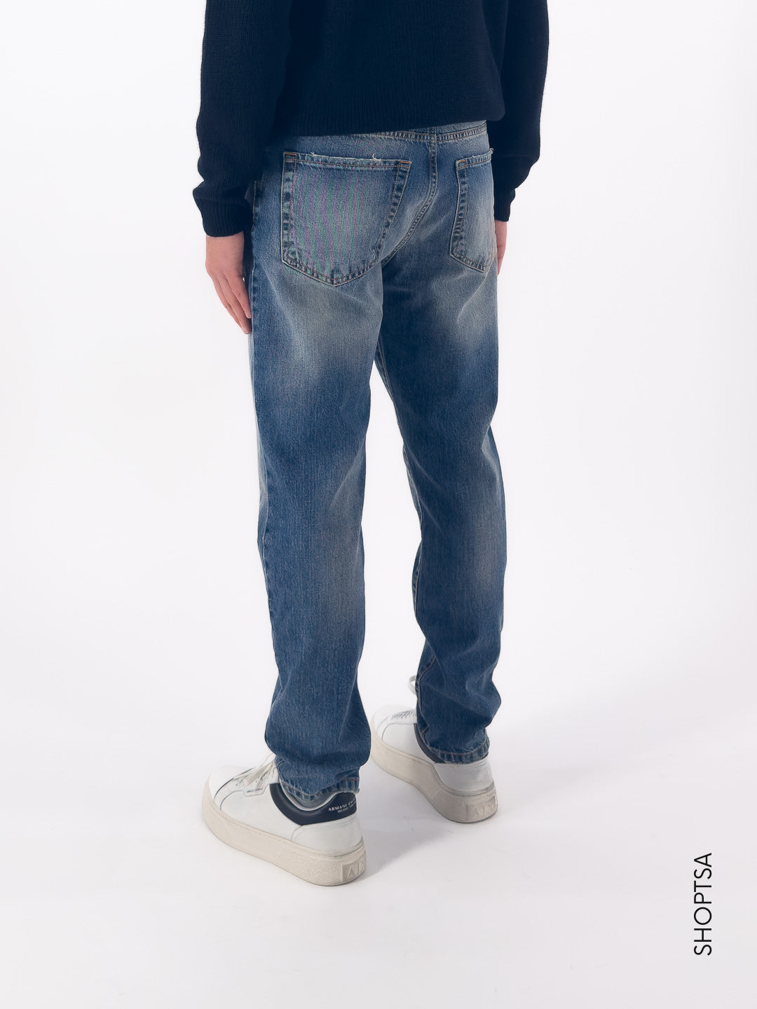 Jeans straight fit con sabbiature