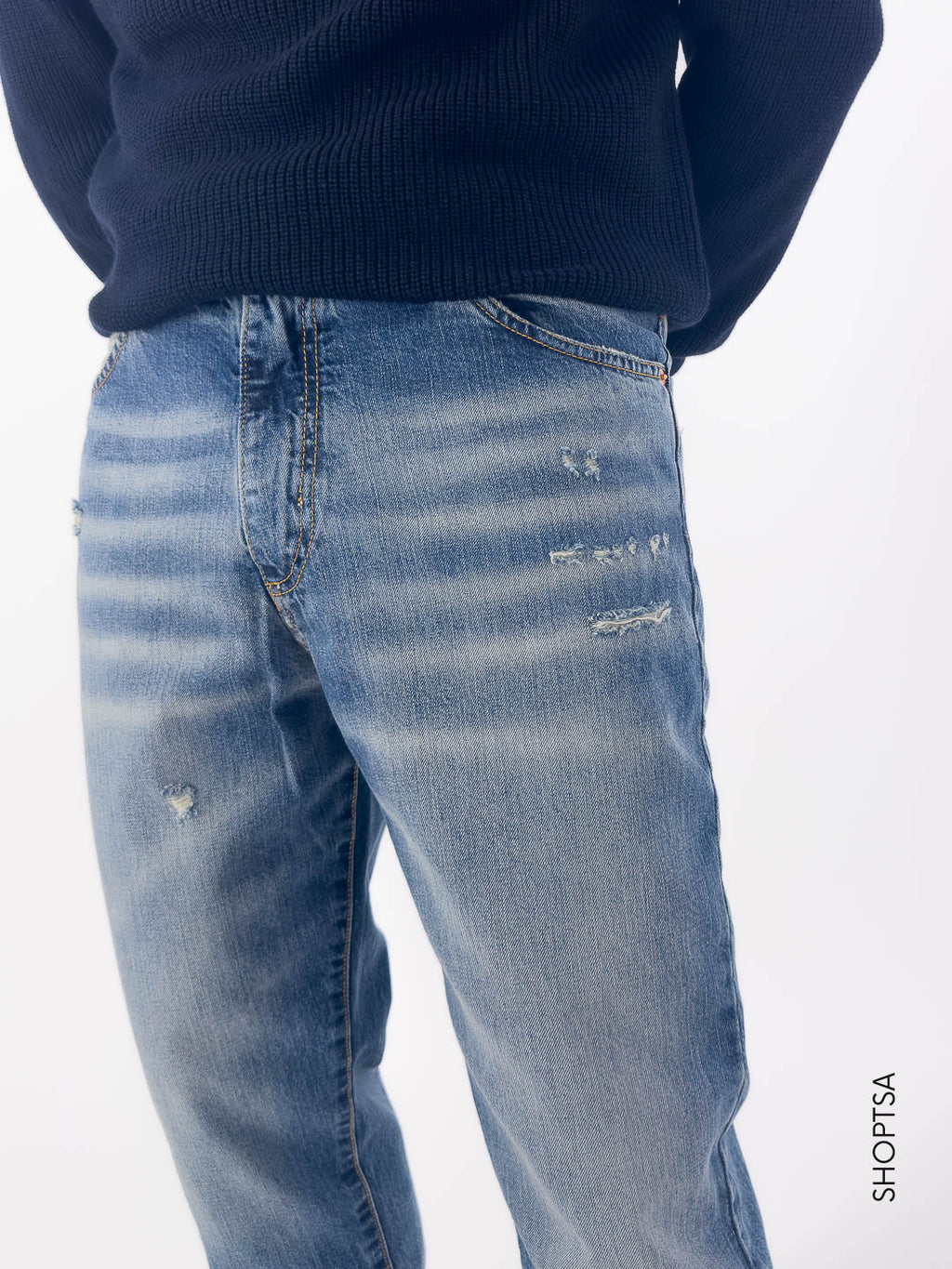 Jeans straight fit con sabbiature