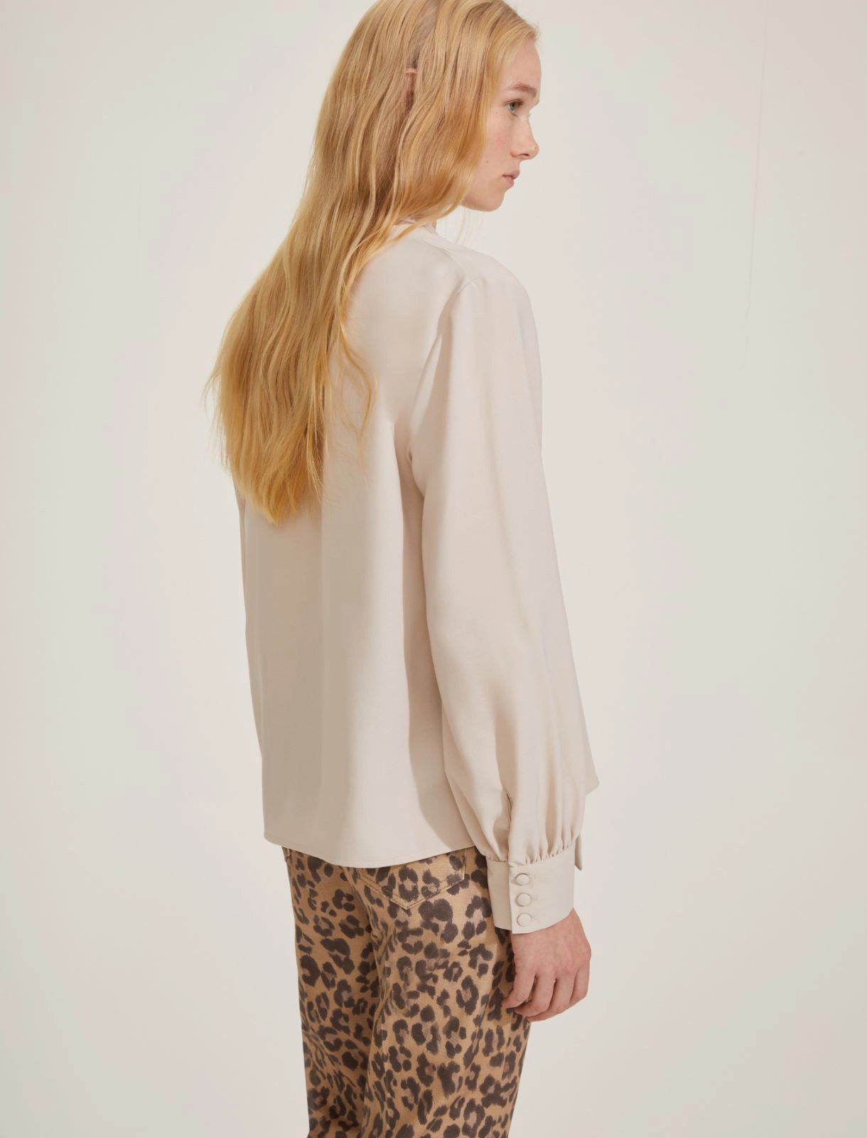 Blusa con borchie ALBY