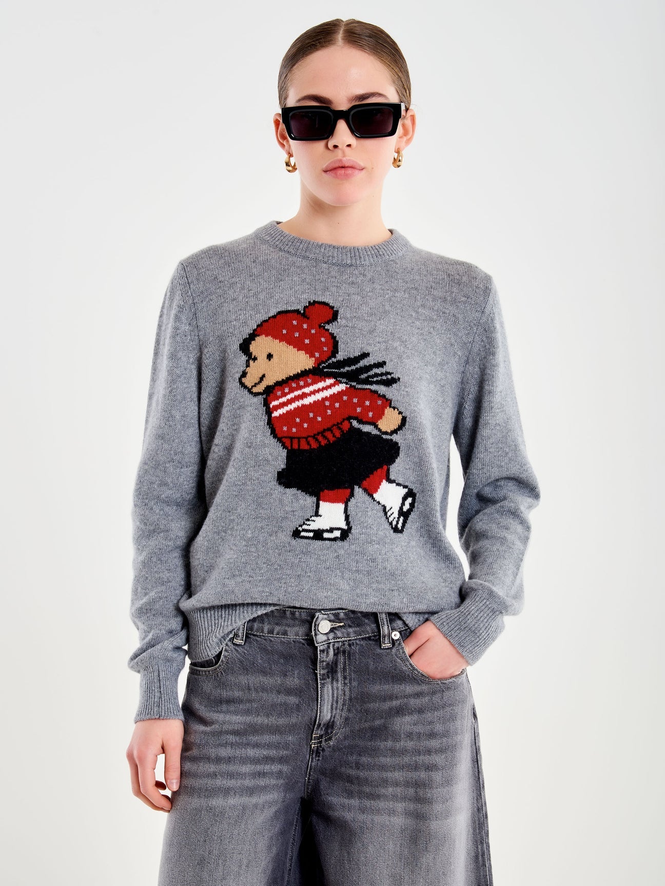 Pull con ricamo orsa che pattina 77268f