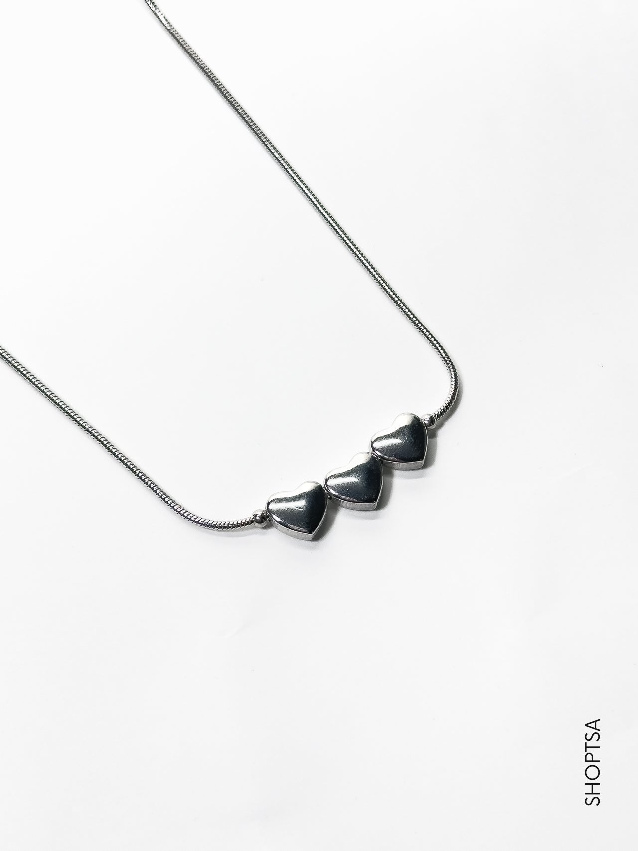 Collana semirigida tre cuori