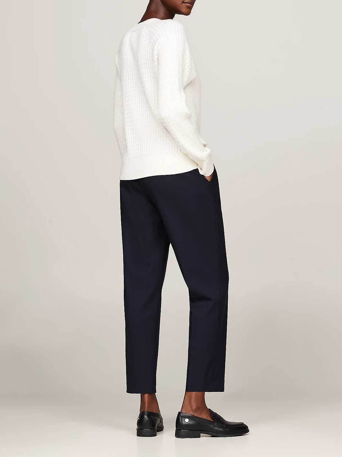 Maglione intrecciato con manica raglan