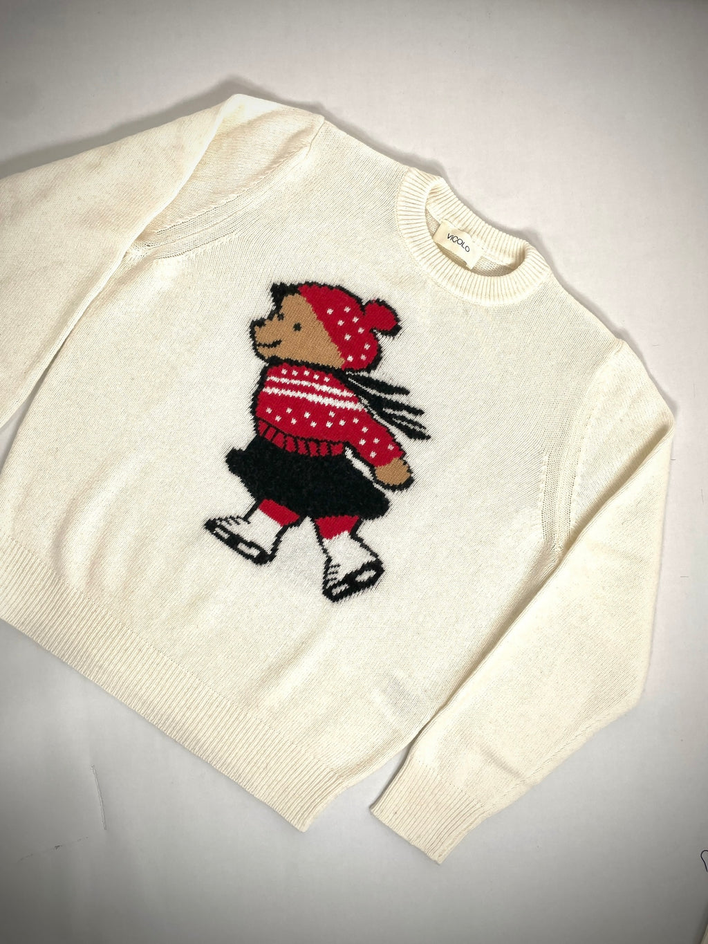 Pull con ricamo orsa che pattina 77268f