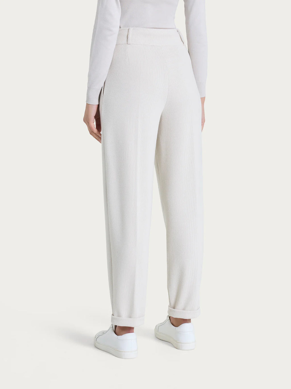 Pantalone a carota in velvet DR23PF