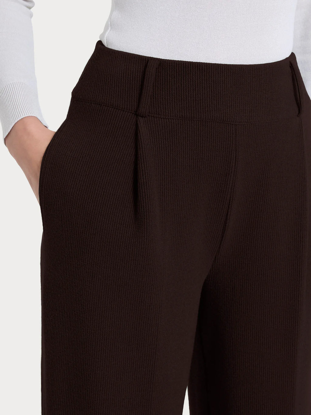 Pantalone a carota in velvet DR23PF