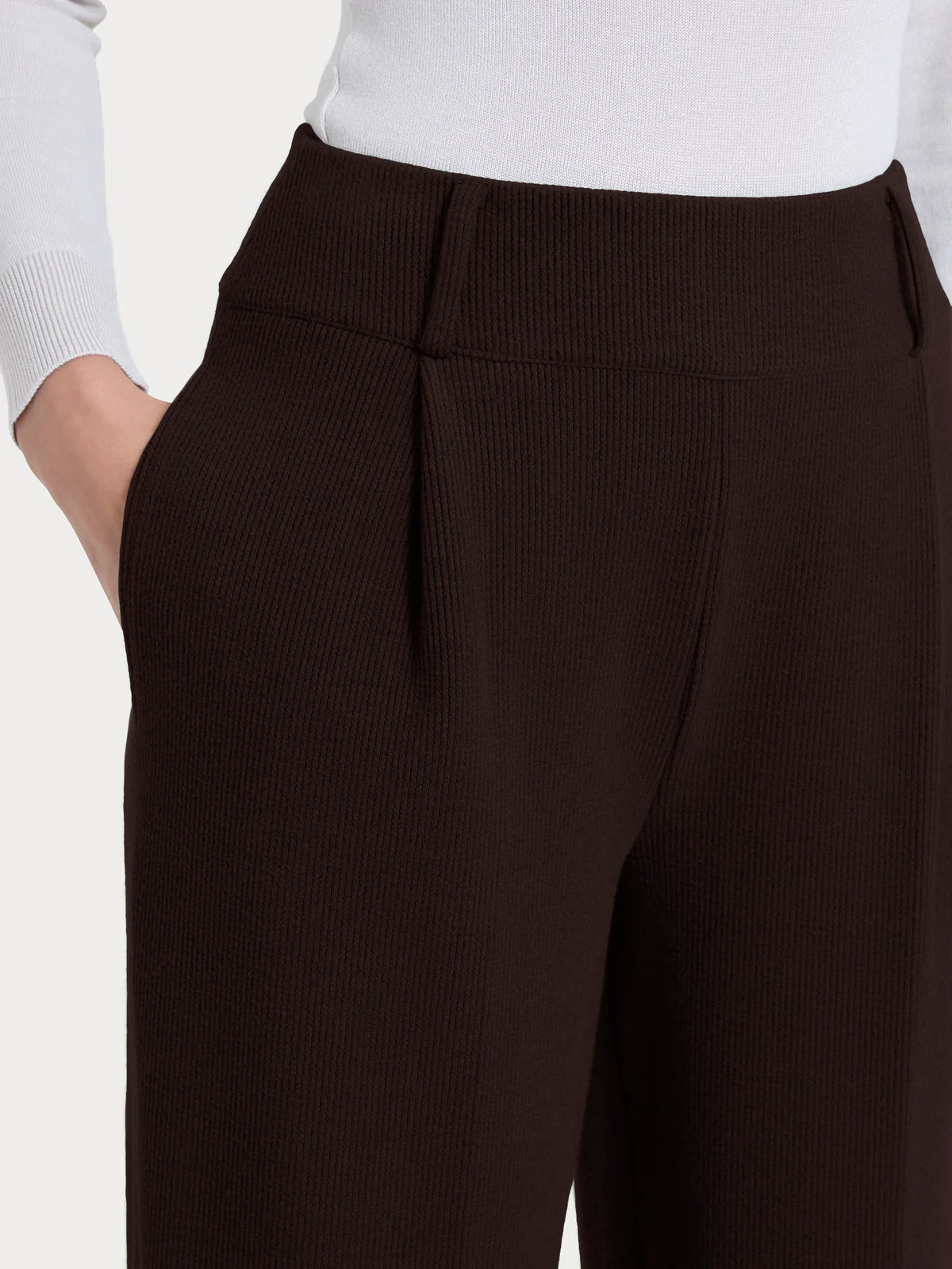 Pantalone a carota in velvet DR23PF