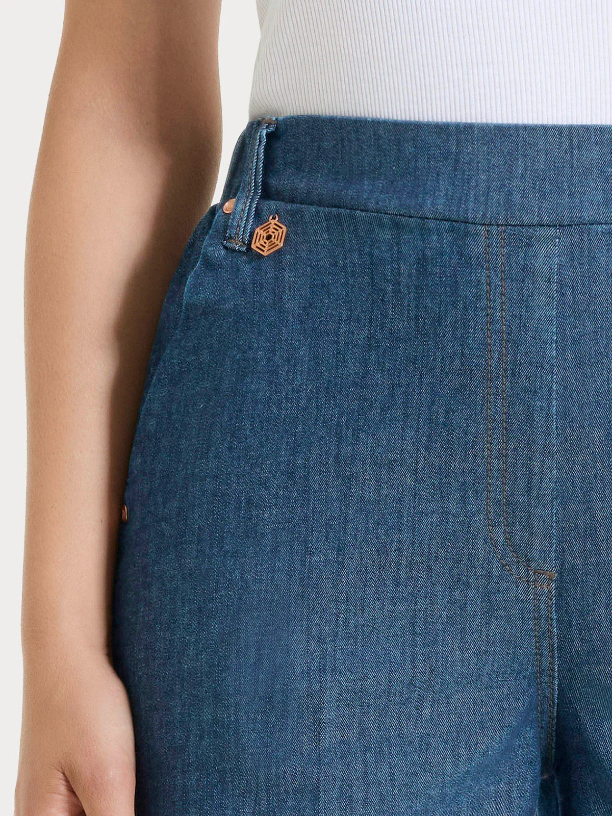 Jeans ampio alla caviglia Ds88p4