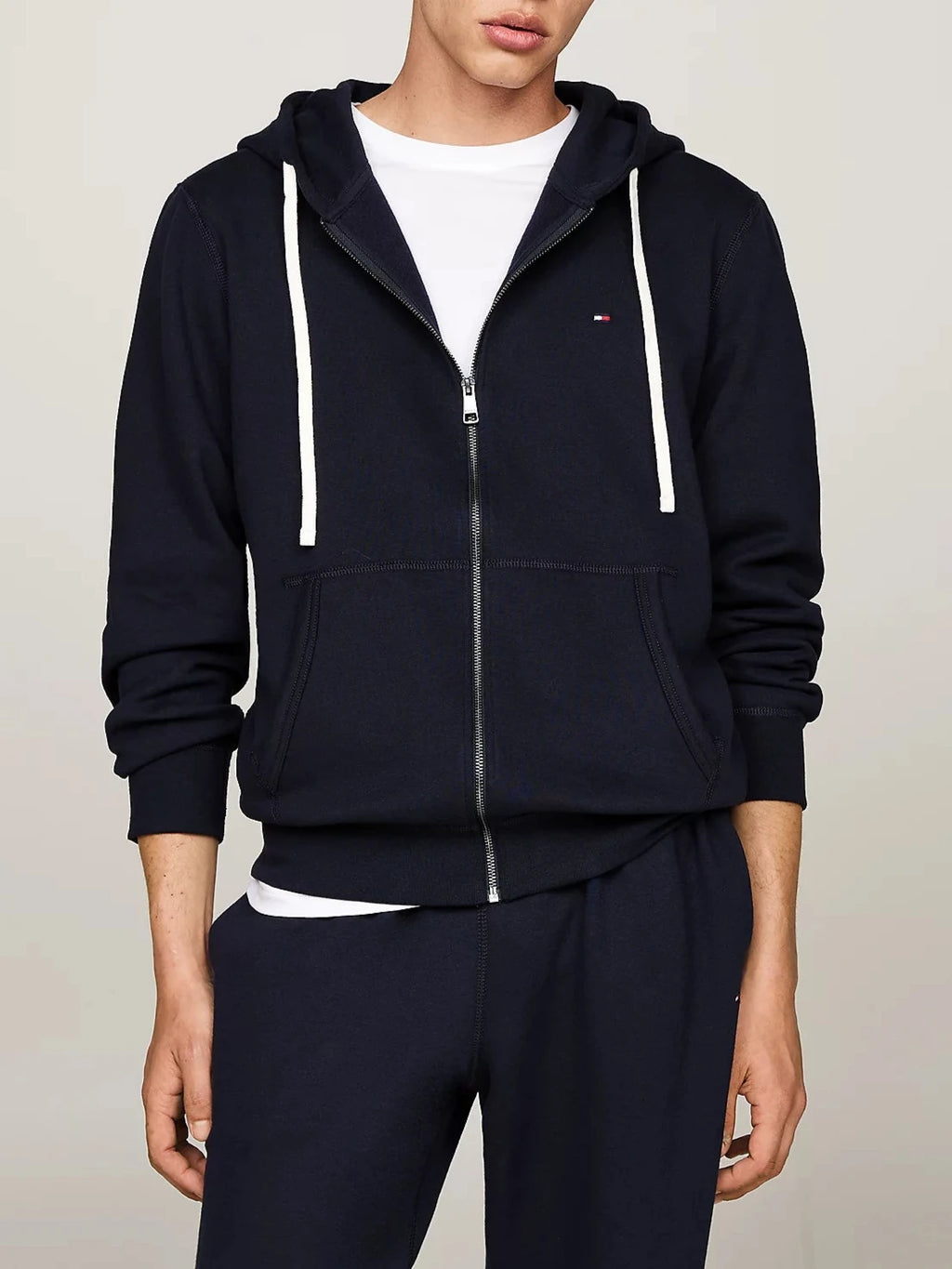 Felpa essential zip e cappuccio