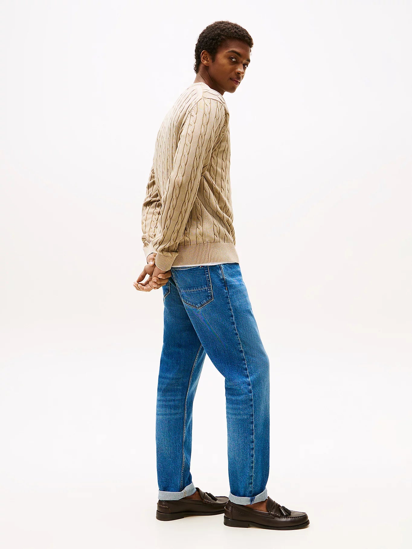 Pullover tinto capo con treccia