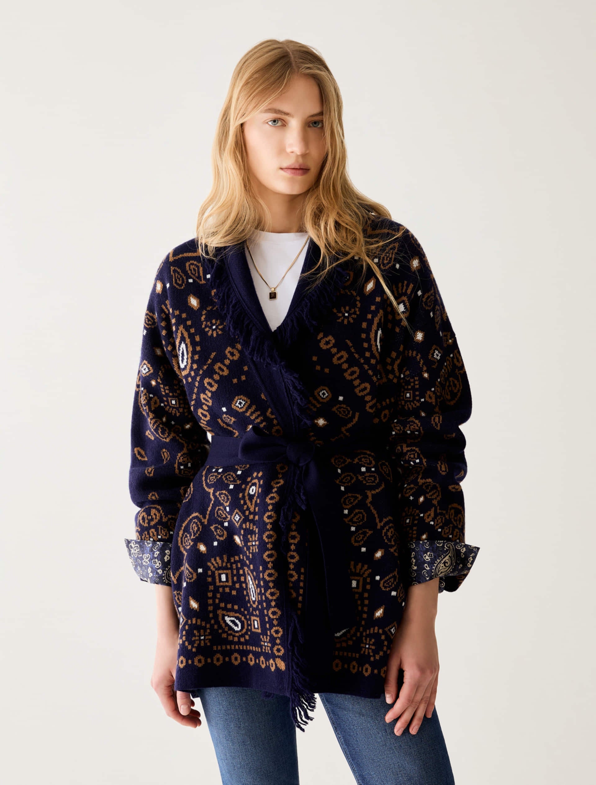 Cardigan oversize jacquard con frange - PBBARMONIOSO