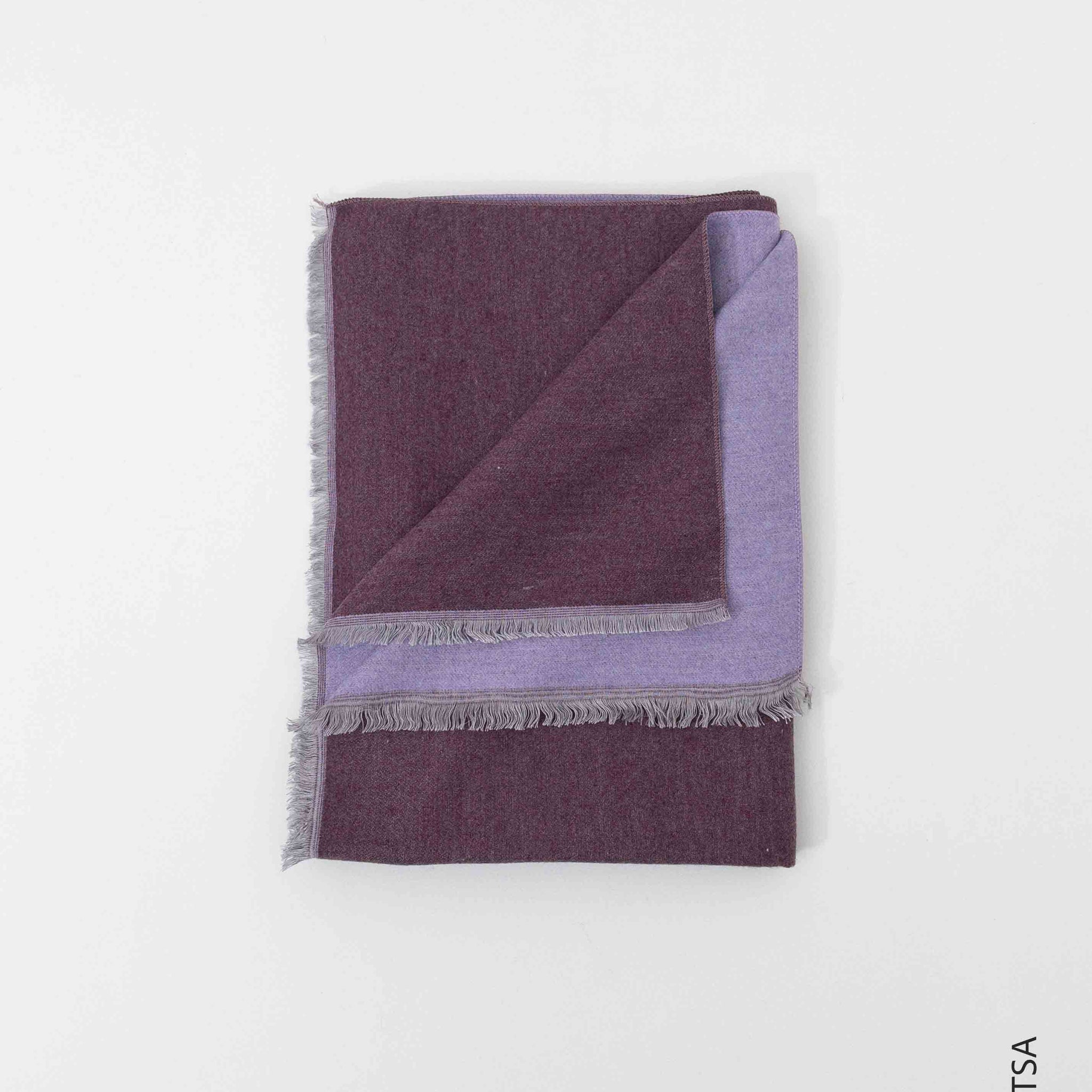 Scarves in viscose and colored wool