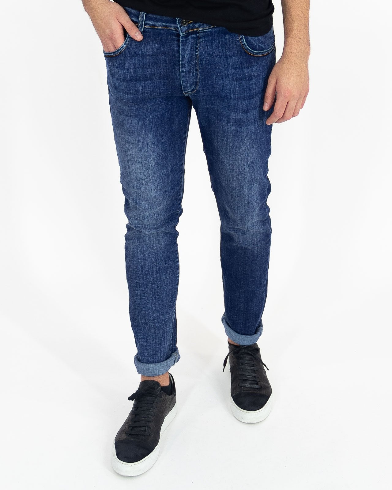 Jeans cinque tasche vestibilità slim