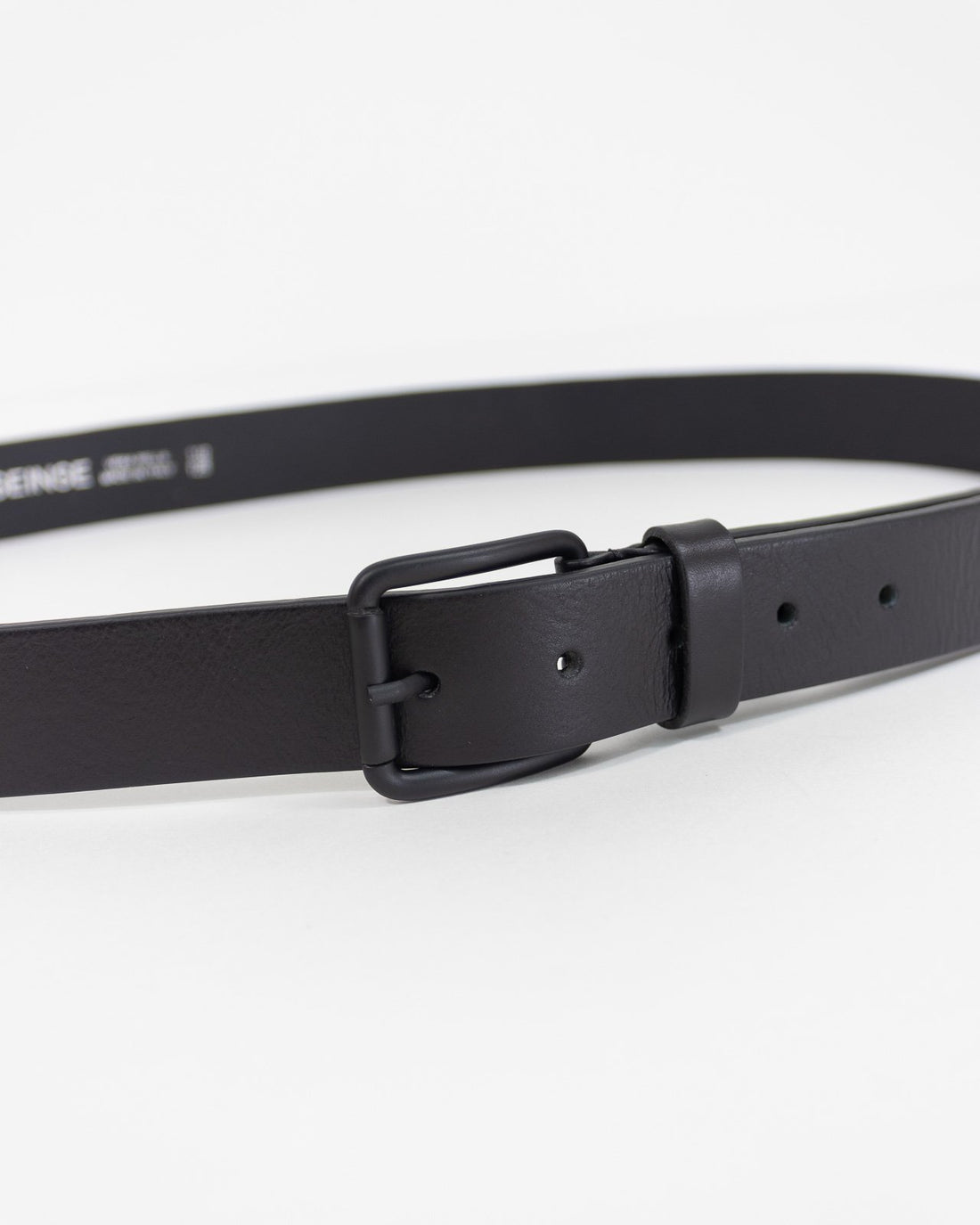 Genuine leather belt with matte buckle