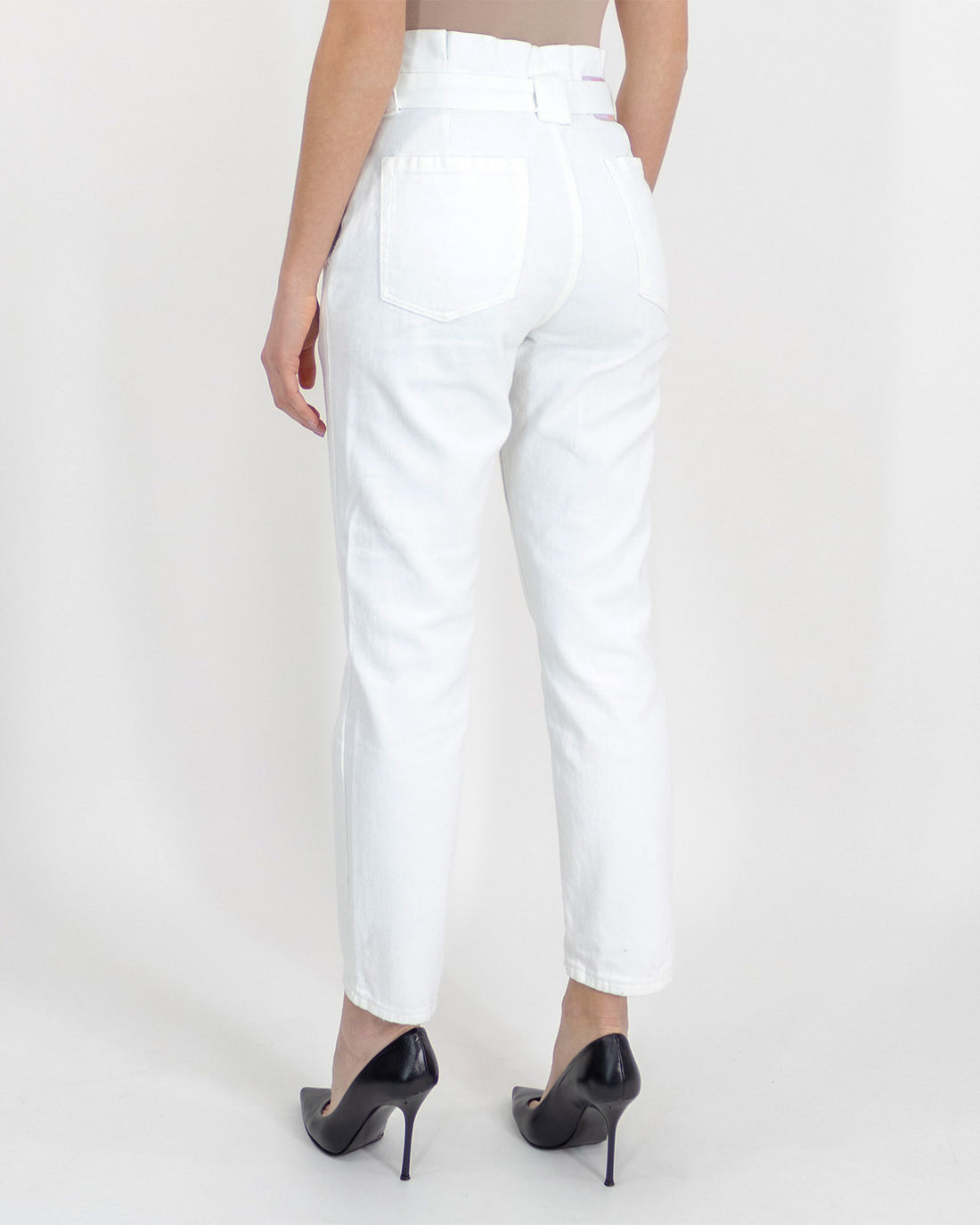 White jeans with bow