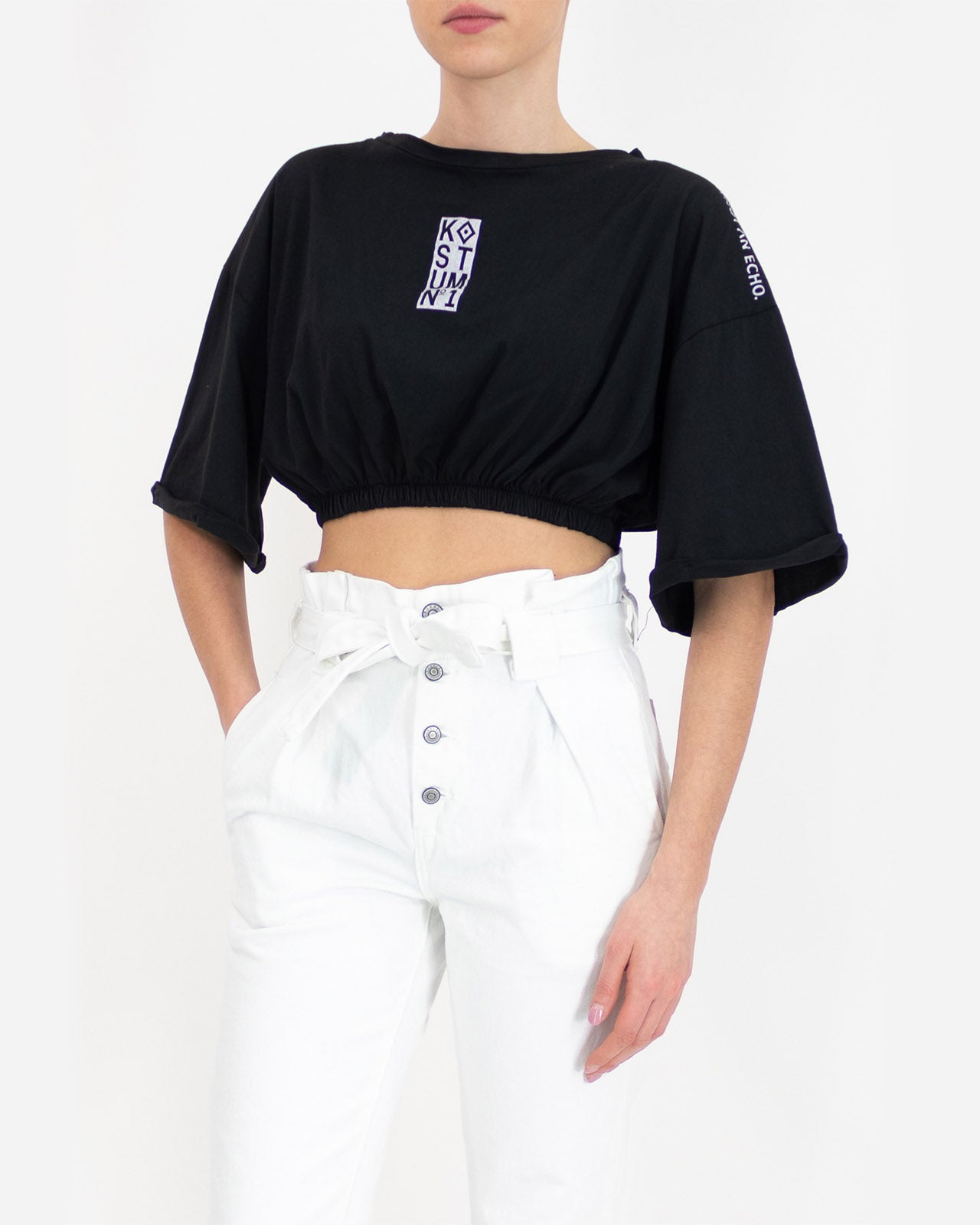 Cropped over t-shirt