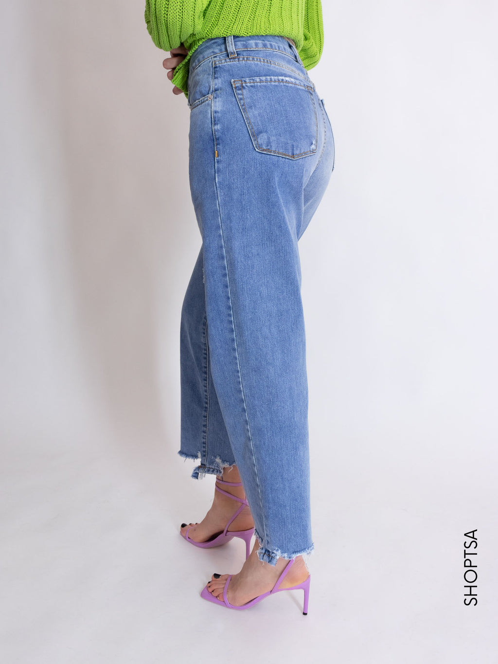 Straight ripped jeans