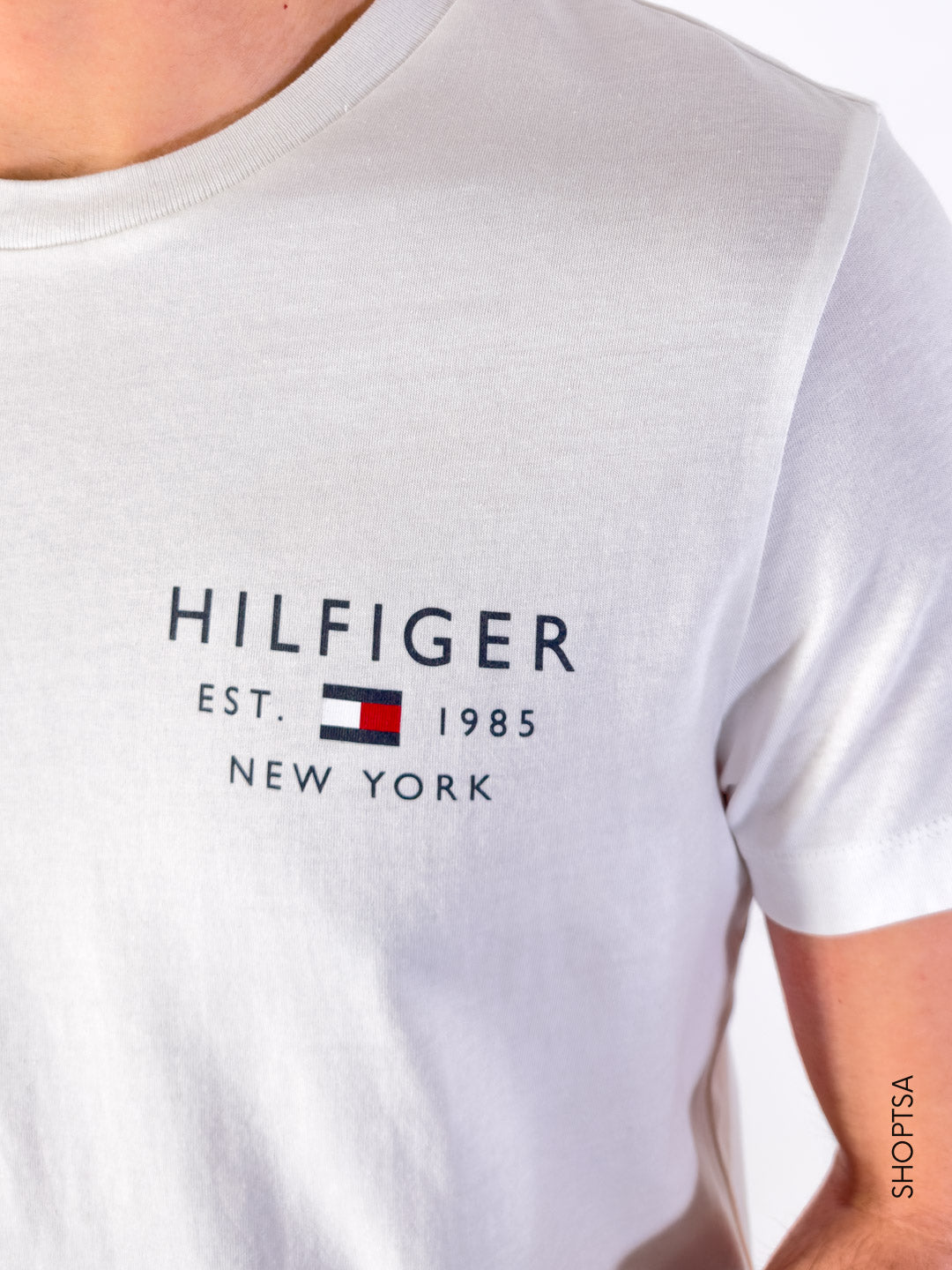 T-shirt with minimal logo - Tommy Hilfiger