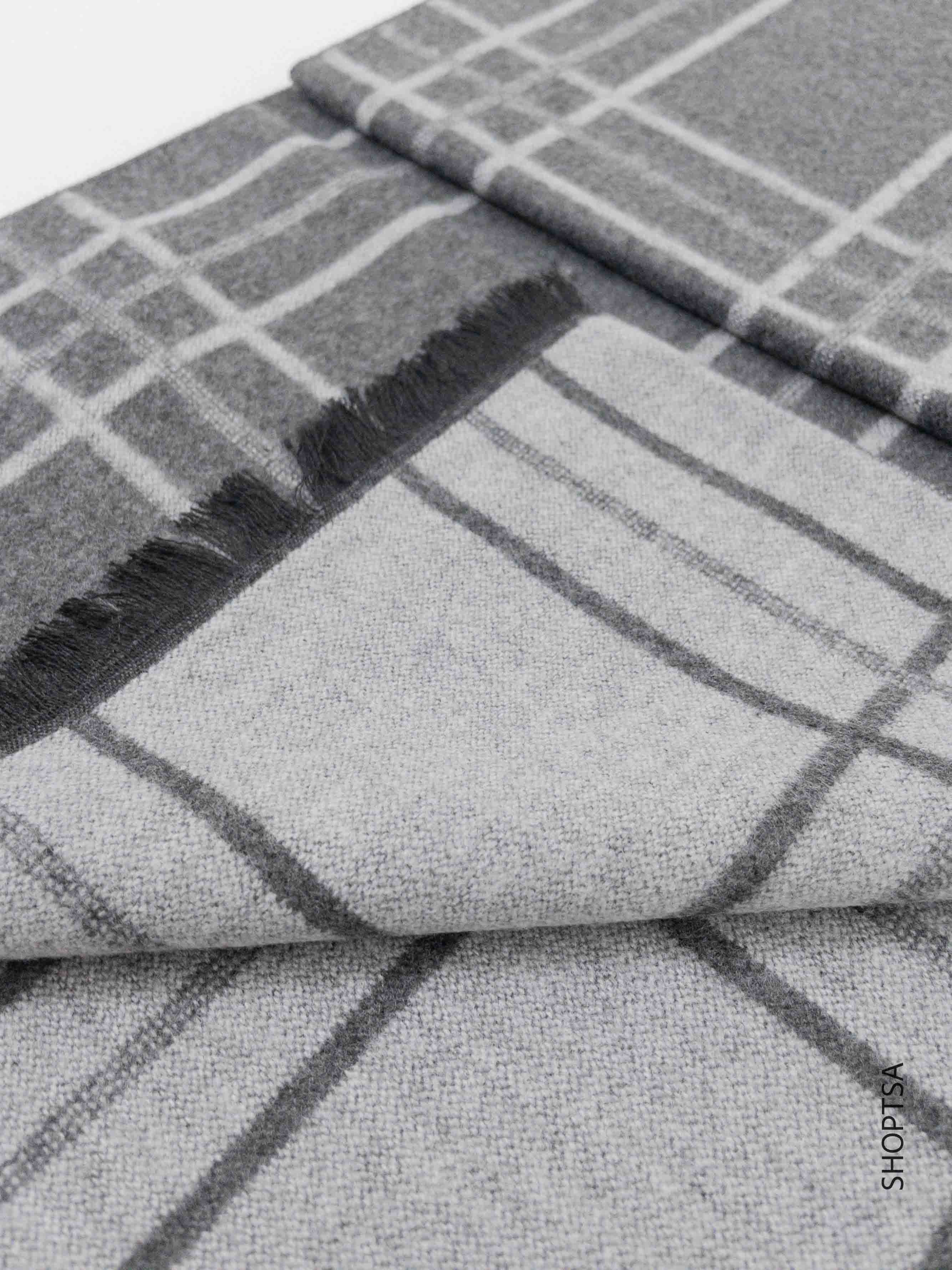 Men's patterned scarf