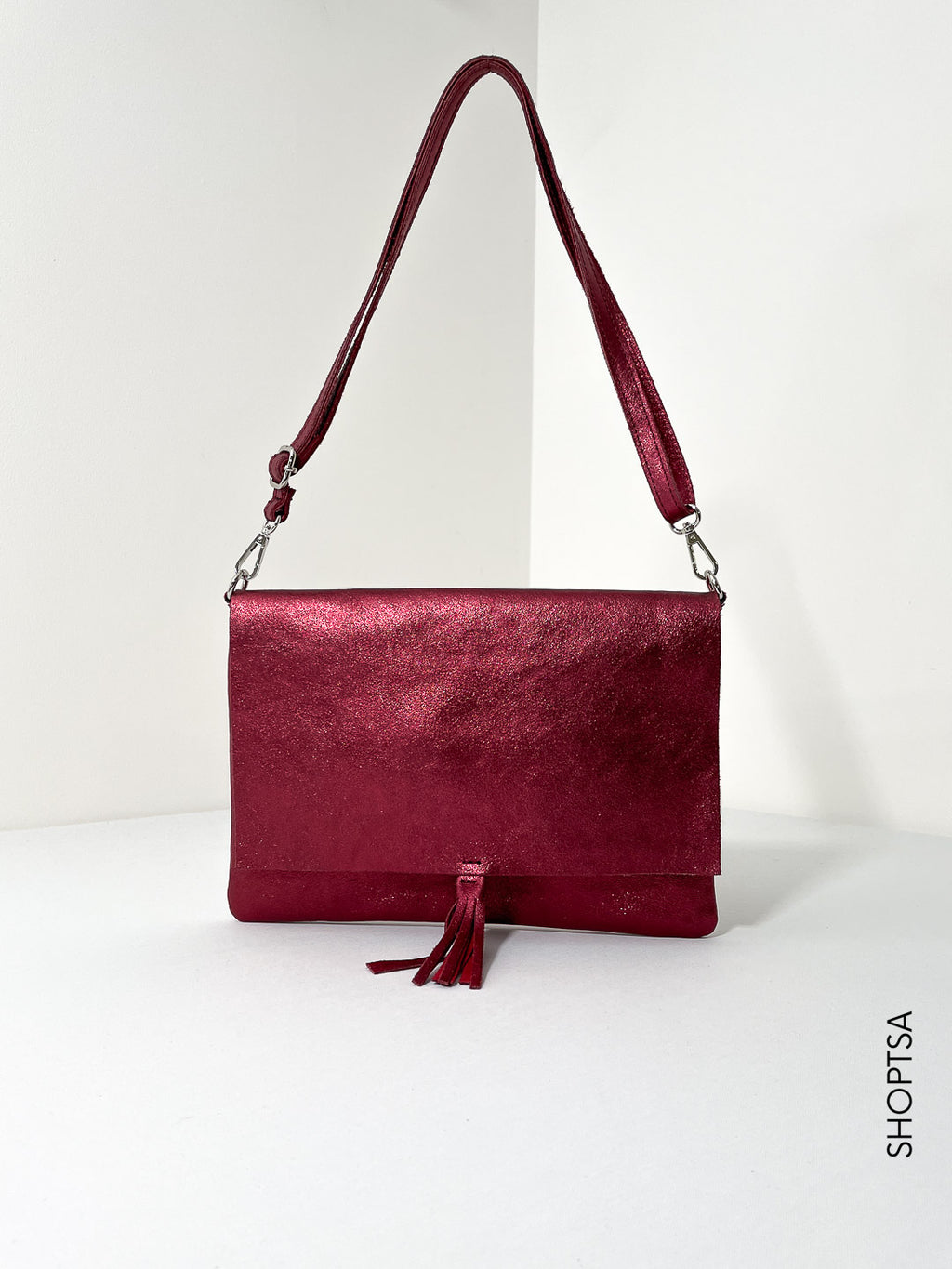Flat leather bag